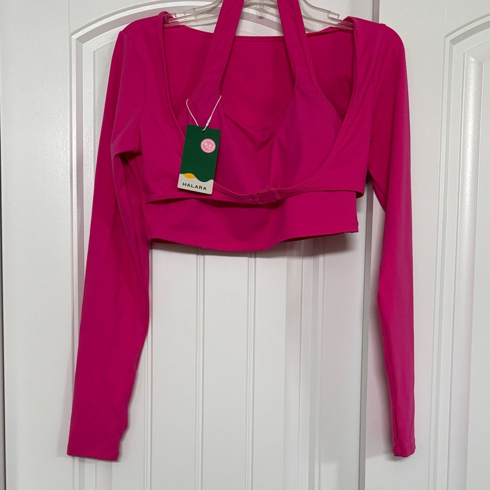 Halara cropped yoga top. Pink. Long sleeves. Build in bra. Size L NWT